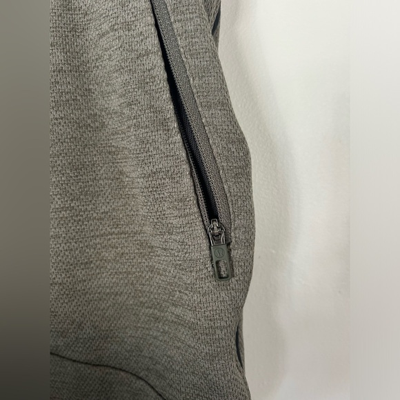 Lululemon Textured Tech Short 7" Liner Olive Green Size Medium - Picture 5 of 12